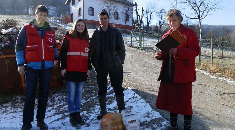 Црвени крст Котор Варош : Подјела хуманитарне помоћи