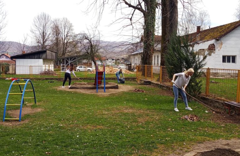 Организована акција чишћења и уређења града