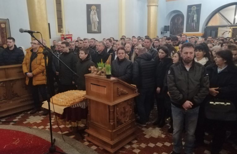 Служена божићна литургија