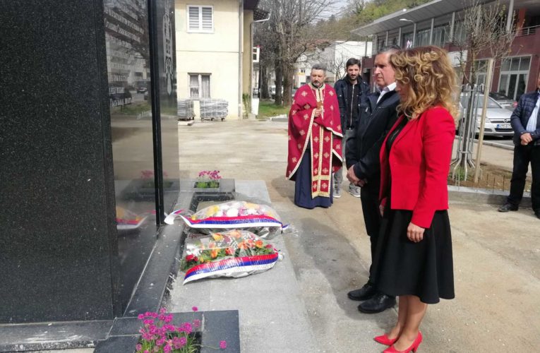 Положени вијенци на спомен-обиљежја