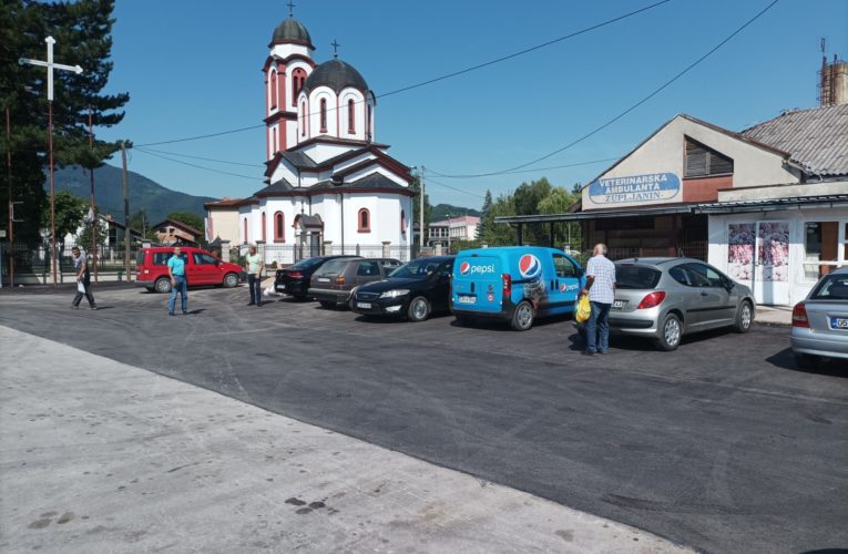 Завршено асфалтирање платоа у Врбањцима