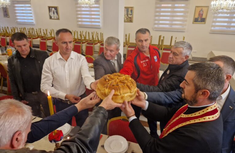Фудбалски ветерани прославили Митровдан