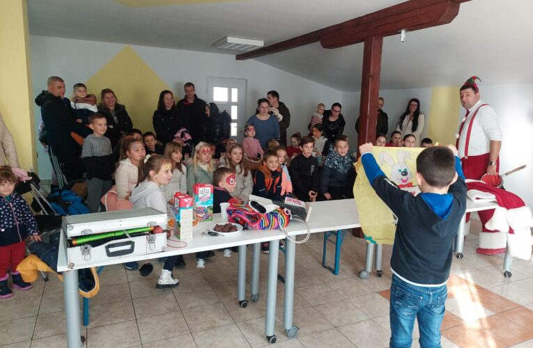 Дјечија забава одржана у Друштвеном центру Ободник