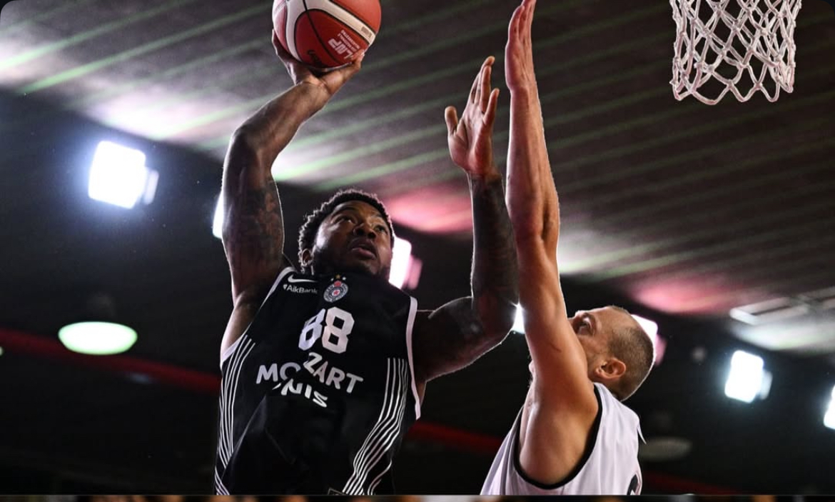 Партизан славио у црно-белом дербију за трофеј, сјајни Вашингтон