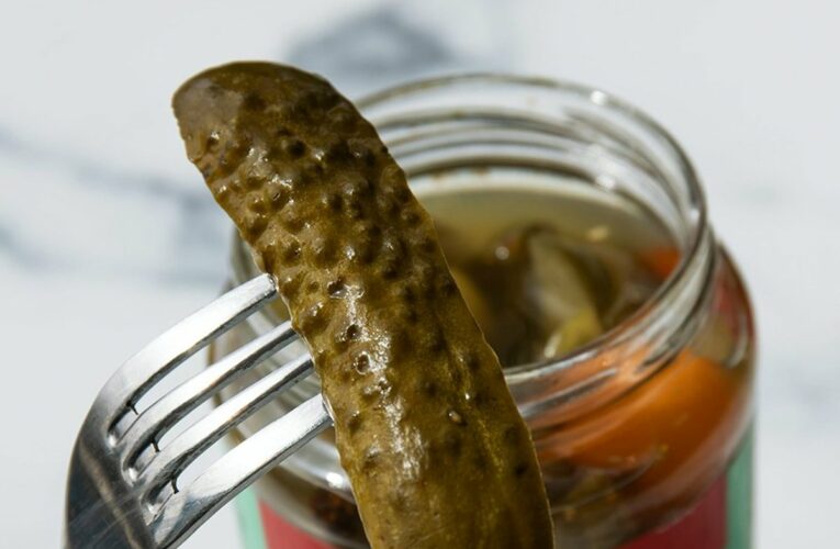 Скандал тресе Словенију: Парацетамол у киселим краставцима