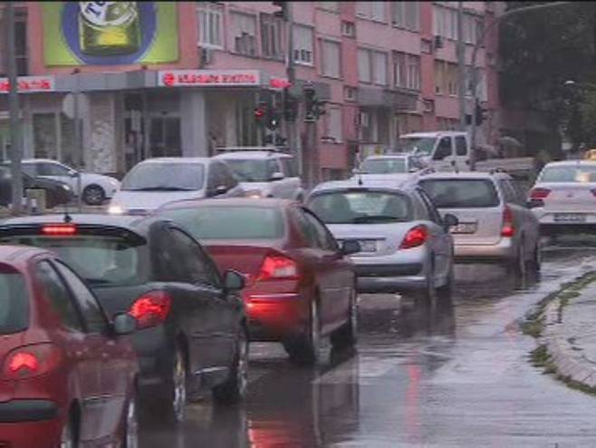 АМС: У Херцеговини јаки удари вјетра, возачима позив на опрез