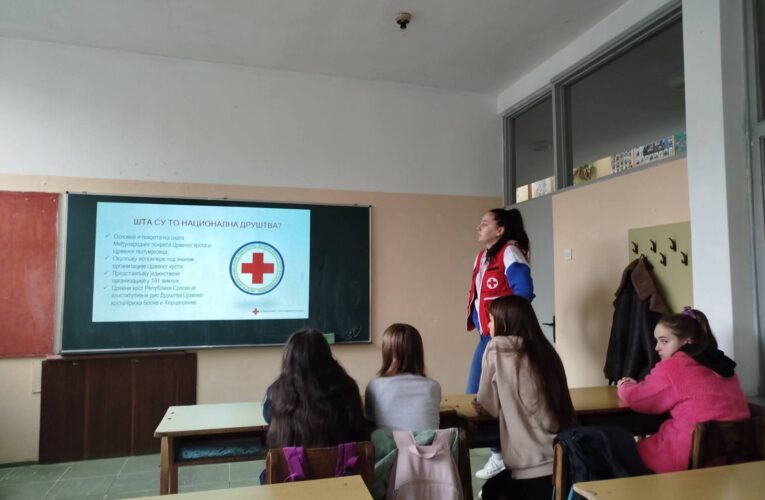 Предавање Црвеног крста у Забрђу