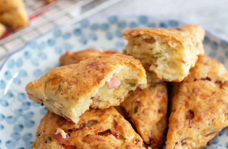 Рецепт дана: Погачице са сиром и шунком