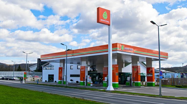 Појефтинило гориво на пумпама у Српској