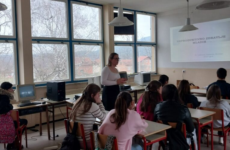 Которварошки основци на предавању о репродуктивном здрављу